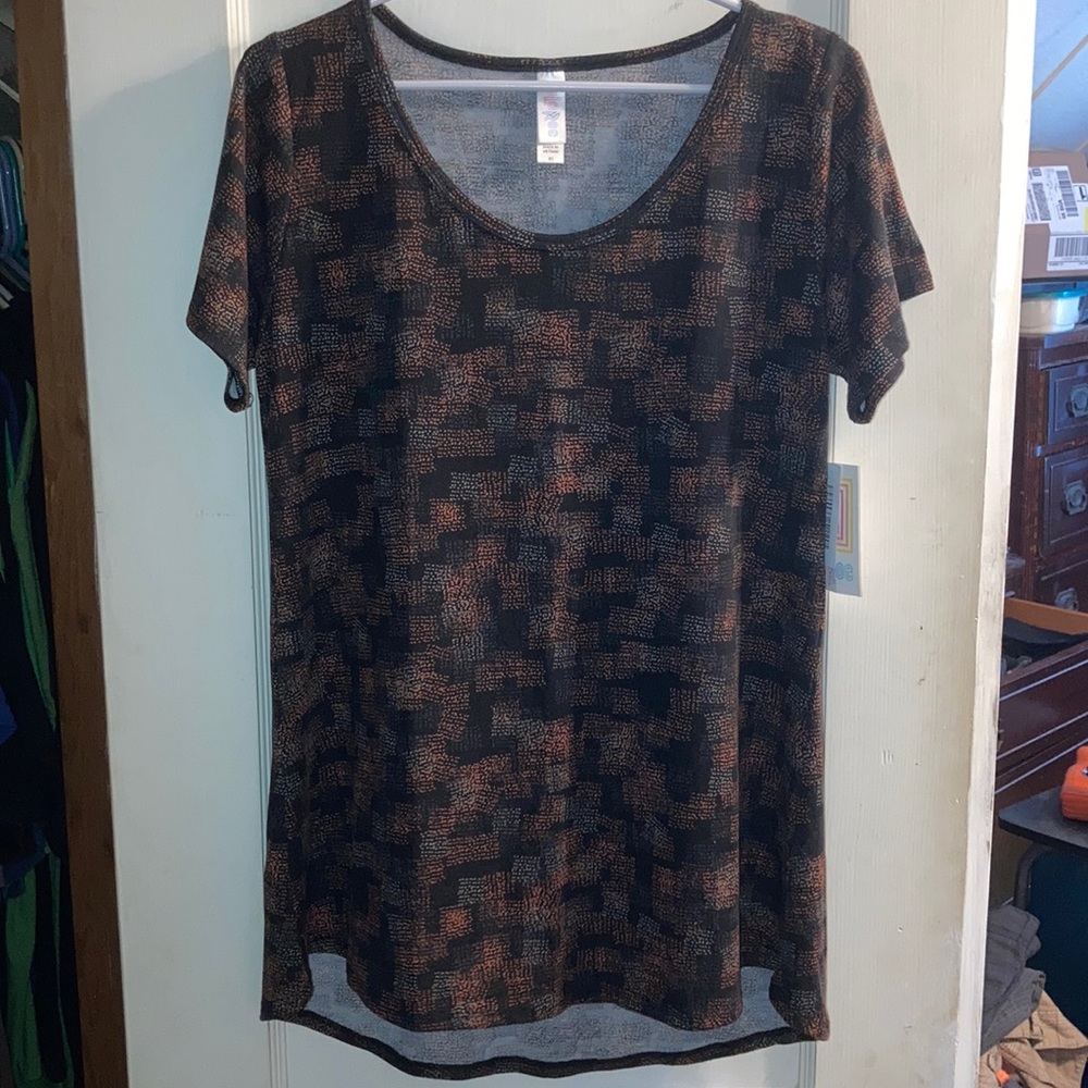 NWT LuLaRoe XS Classic Tee